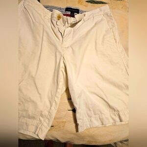 Cream Casual Or Dressy Shorts. Size 32. Inseam 27. Tommy Hilf8ger